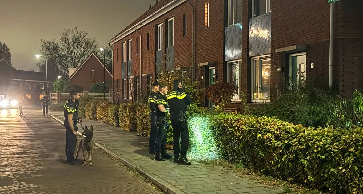 Grote politieinzet bij woonhuis na bedreiging - Foto 2