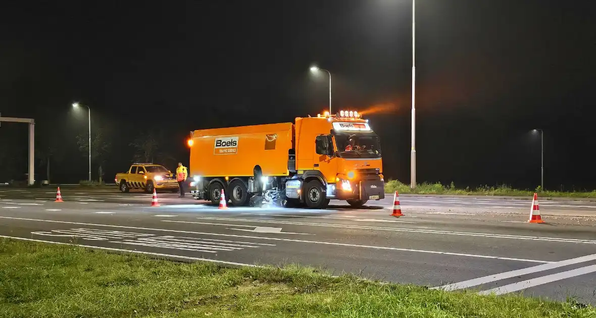 Betonwagen verliest lading