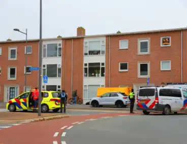 Scooterrijder en bestelbus botsen op elkaar