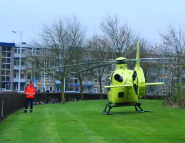 Traumateam ingezet voor medische noodsituatie in portiekwoning