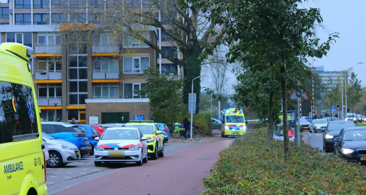 Traumateam ingezet voor medische noodsituatie in portiekwoning - Foto 2