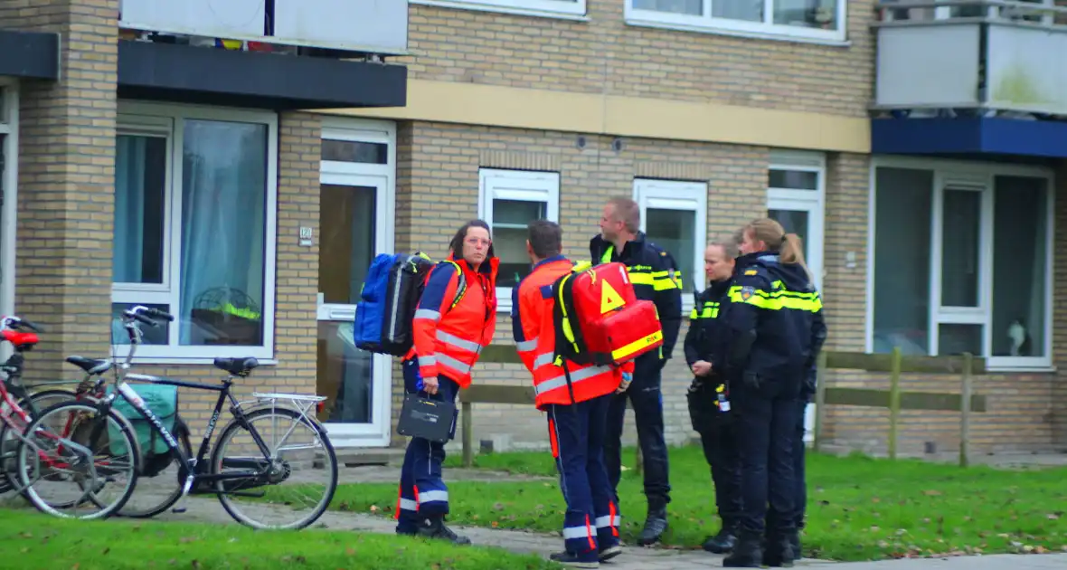 Traumateam ingezet voor medische noodsituatie in portiekwoning - Foto 7