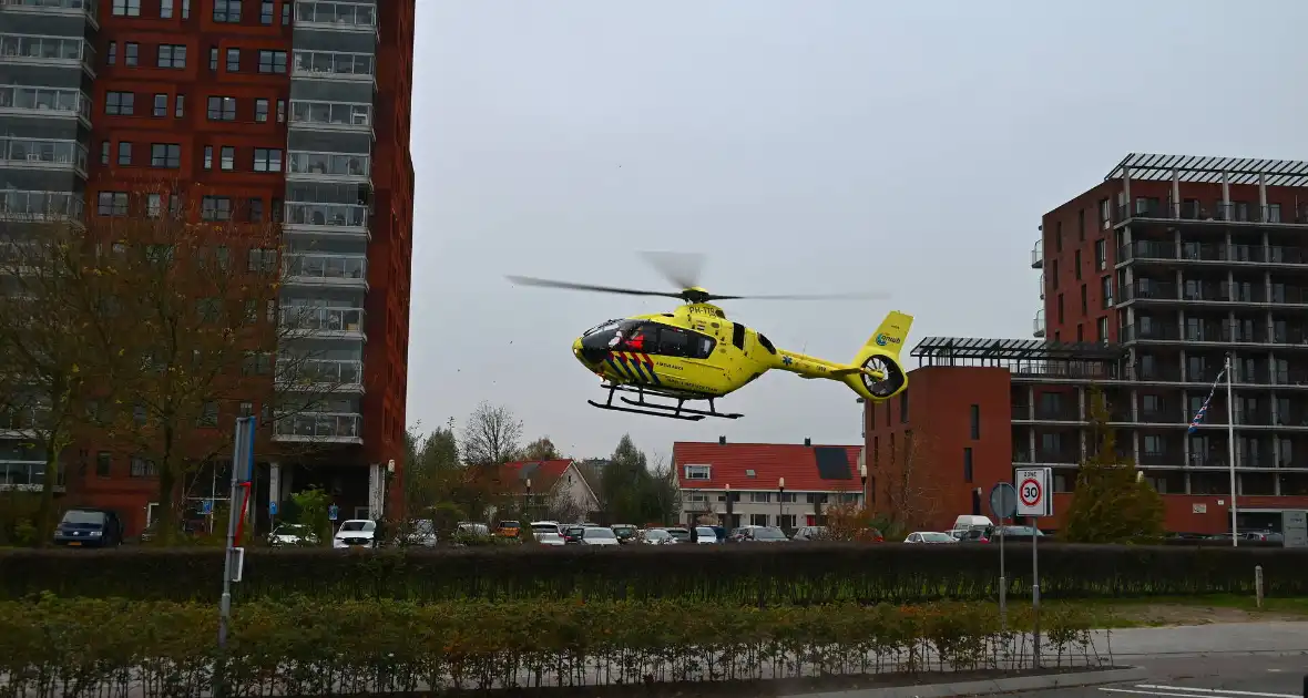 Traumateam ingezet voor medische noodsituatie in portiekwoning - Foto 9