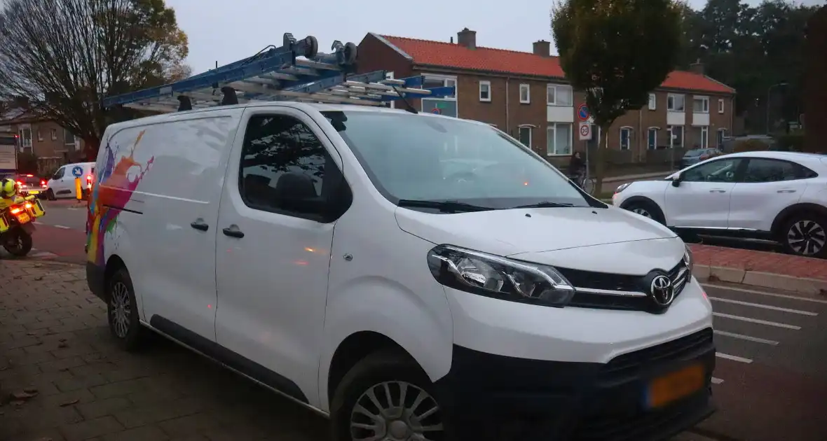 Botsing tussen een fietser en bestelbus - Foto 4