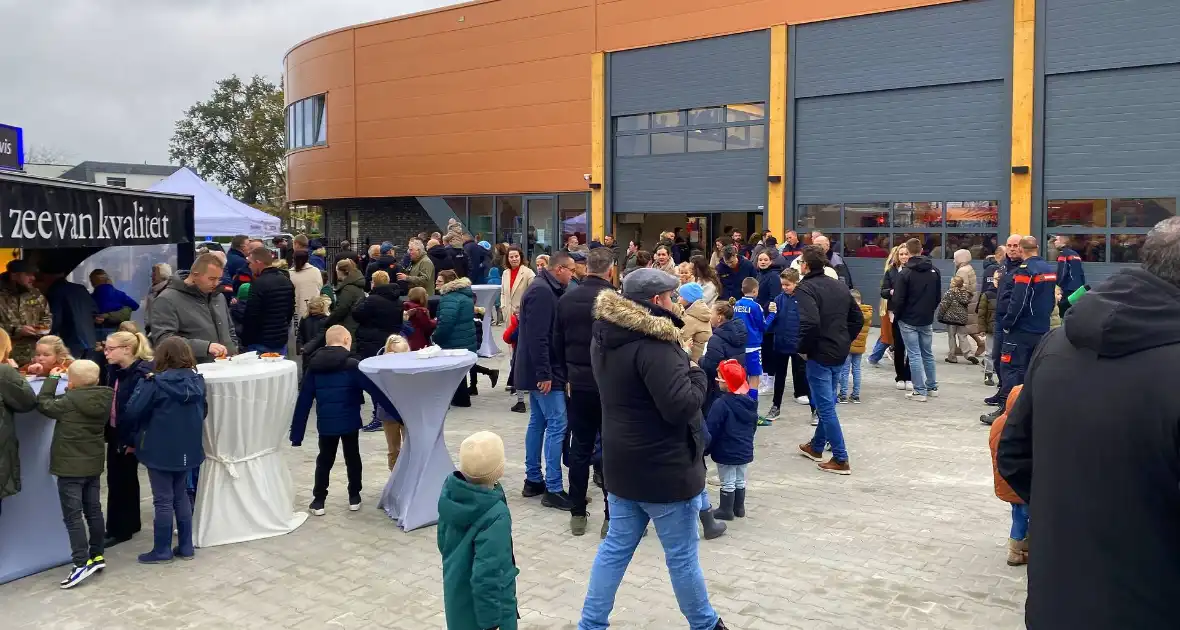 Nieuwe brandweerkazerne officieel geopend - Foto 2