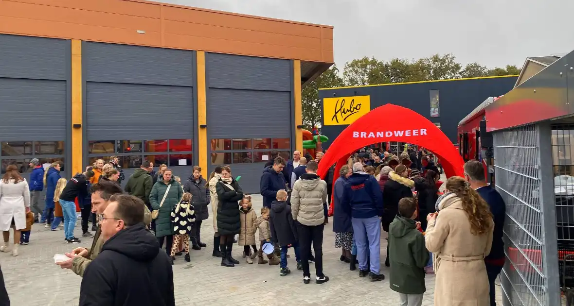 Nieuwe brandweerkazerne officieel geopend - Foto 3