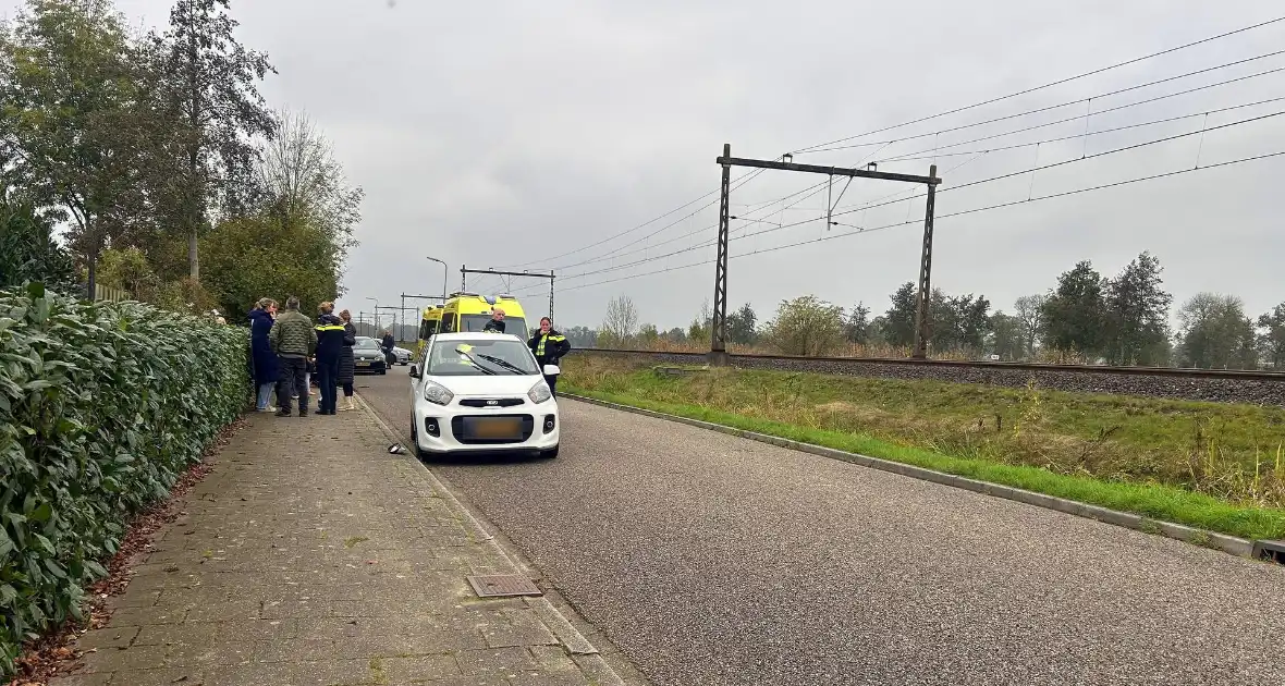 Jong persoon gewond bij aanrijding, traumateam ingezet - Foto 1