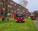 Brandweer redt bewoner en huisdier uit brandende woning