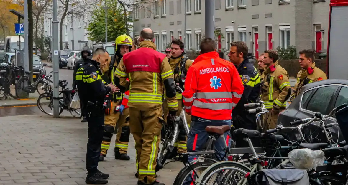 Veel zwarte rook in woning, kind nagekeken