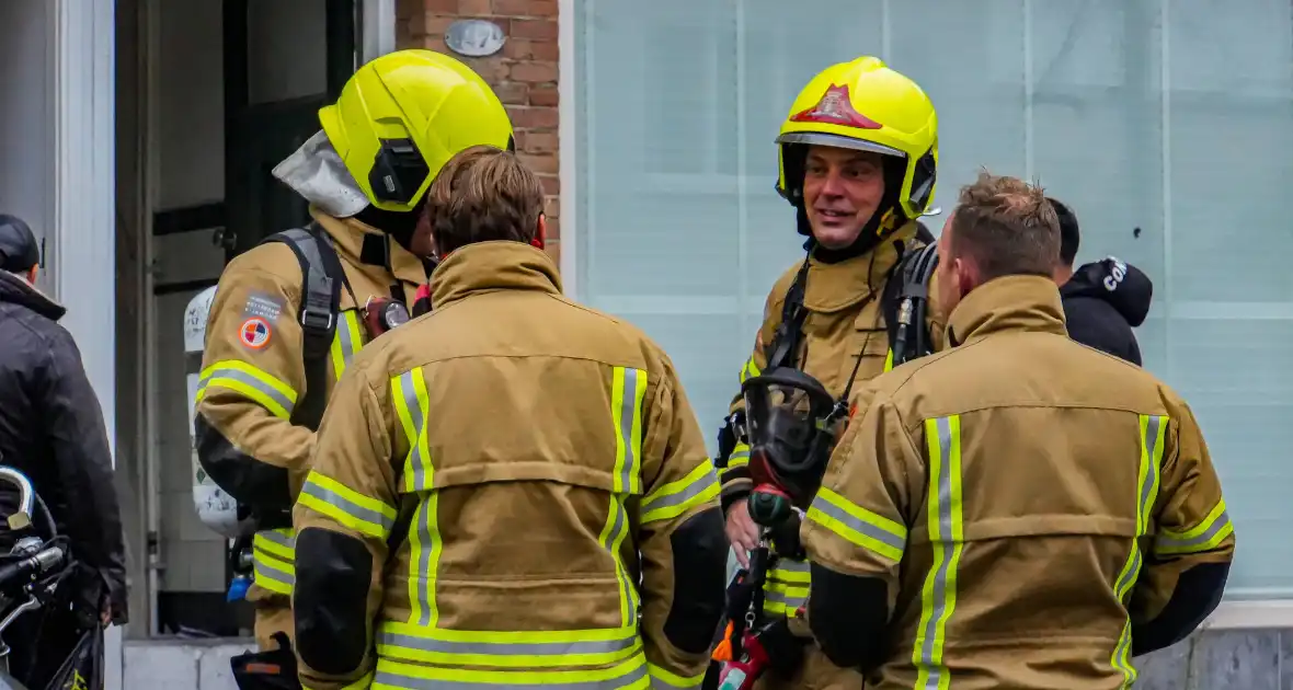 Veel zwarte rook in woning, kind nagekeken - Foto 4