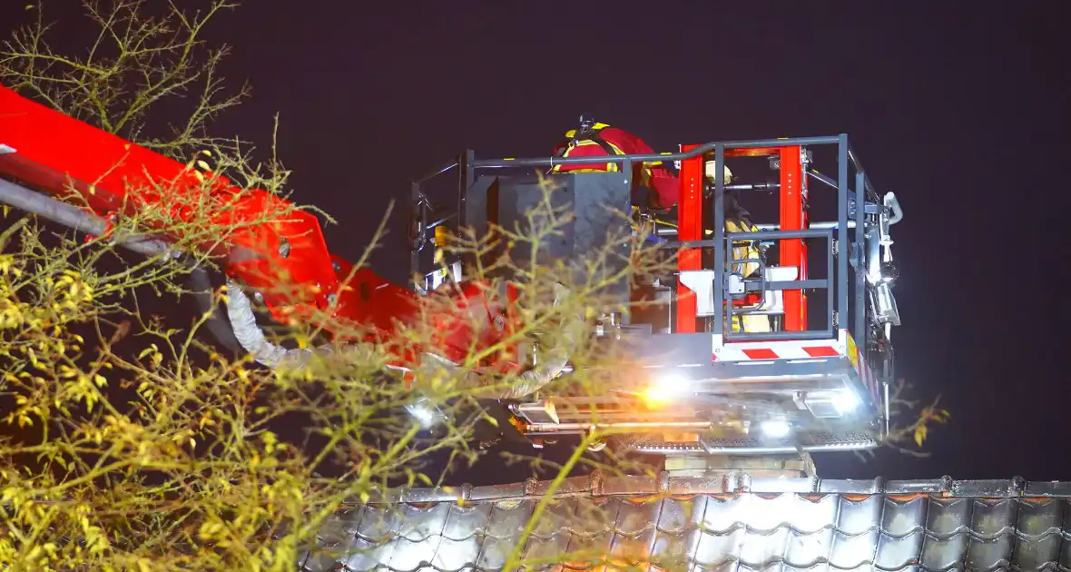 Woning vol rook en straat dicht vanwege schoorsteenbrand - Foto 2