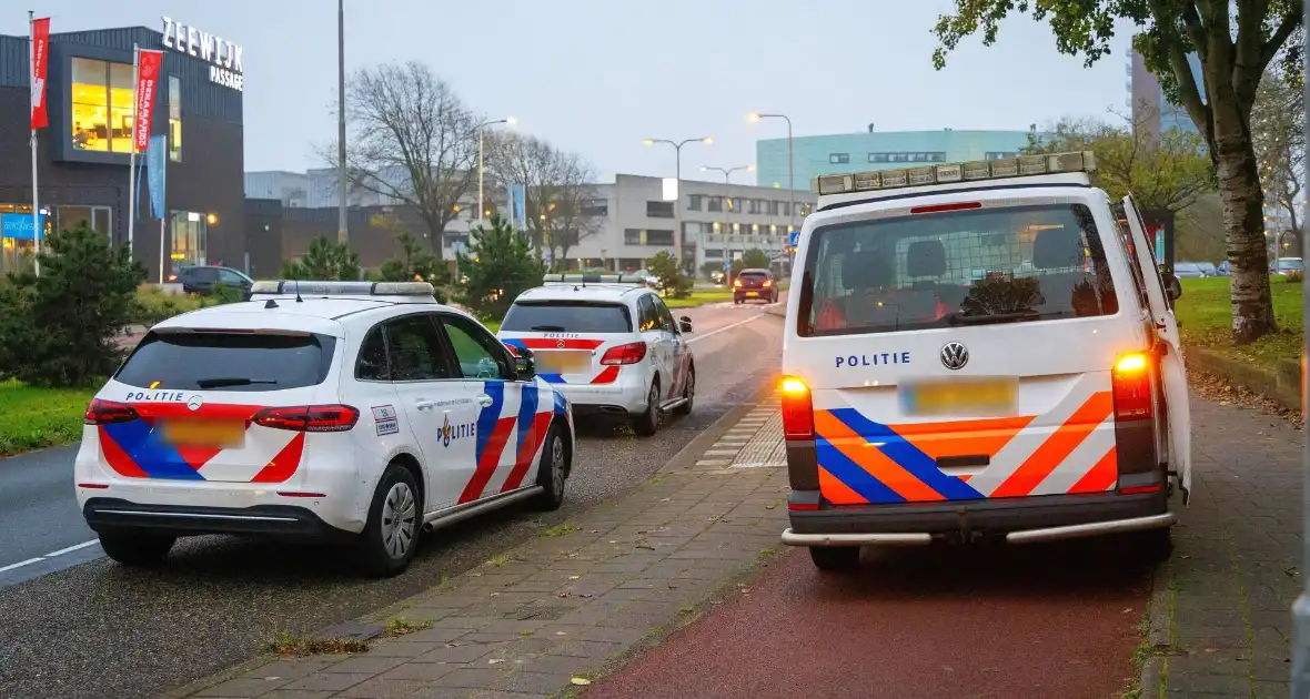 Brommerrijder vlucht na aanrijding - Foto 1