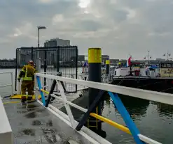 Brandende houtkachel zorgt voor melding scheepsbrand