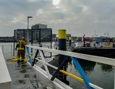 Brandende houtkachel zorgt voor melding scheepsbrand