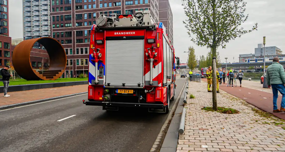 Brandende houtkachel zorgt voor melding scheepsbrand - Foto 6