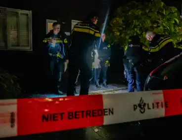 Veel schade aan voordeur door explosie