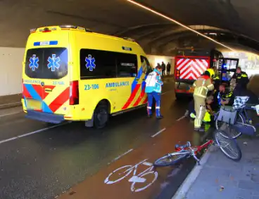 Fietser aangereden door veegwagen