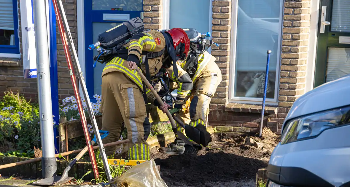 Gasleiding geraakt tijdens werkzaamheden in tuin - Foto 1