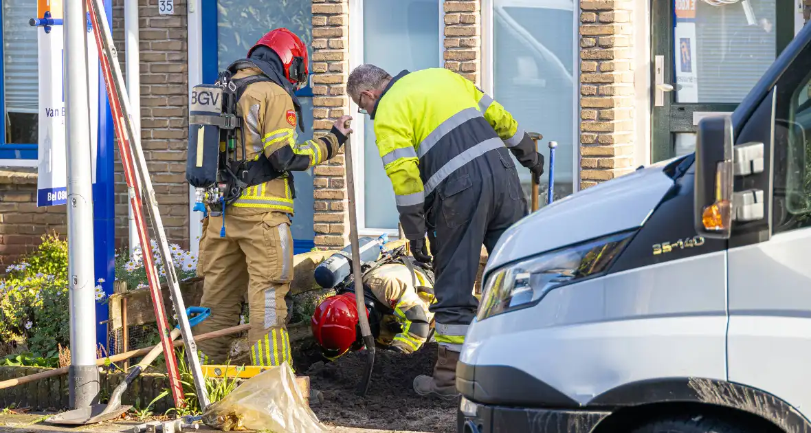 Gasleiding geraakt tijdens werkzaamheden in tuin - Foto 4