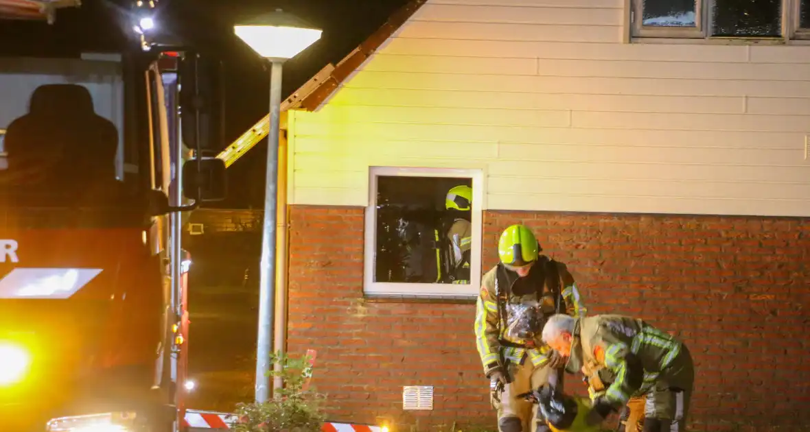 Brand in schoorsteen van woning op bungalowpark - Foto 4