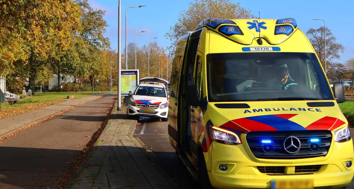 Scooterrijder door automobilist geschept - Foto 1