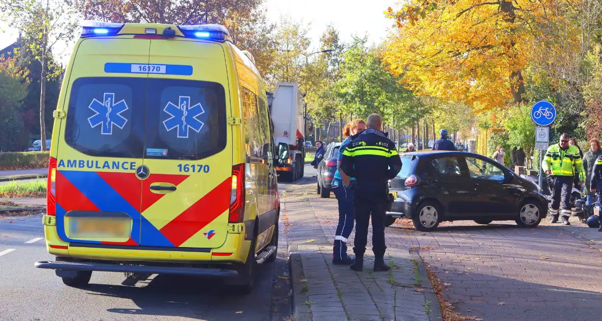 Scooterrijder door automobilist geschept - Foto 4