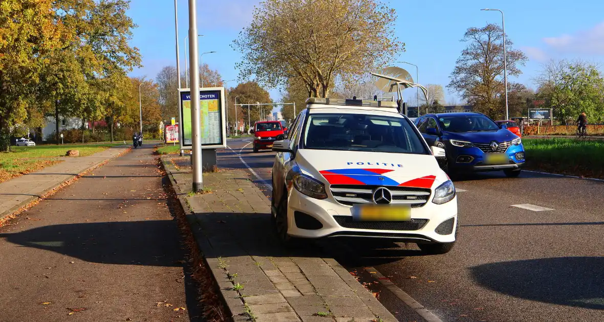 Scooterrijder door automobilist geschept - Foto 5