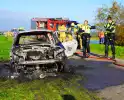 Persoon zwaargewond na brand in personenauto