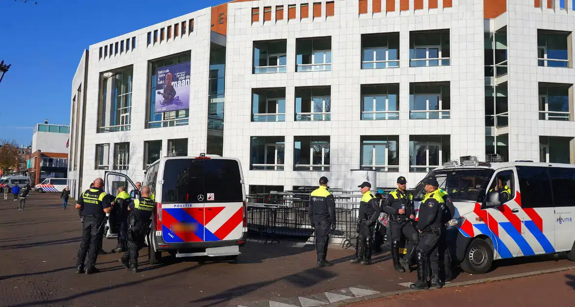 Tien activisten aangehouden bij protest