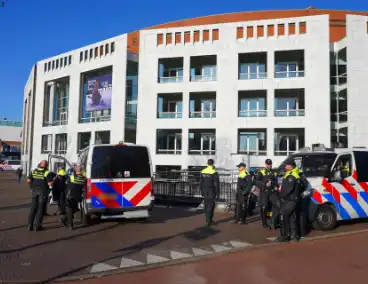 Tien activisten aangehouden bij protest