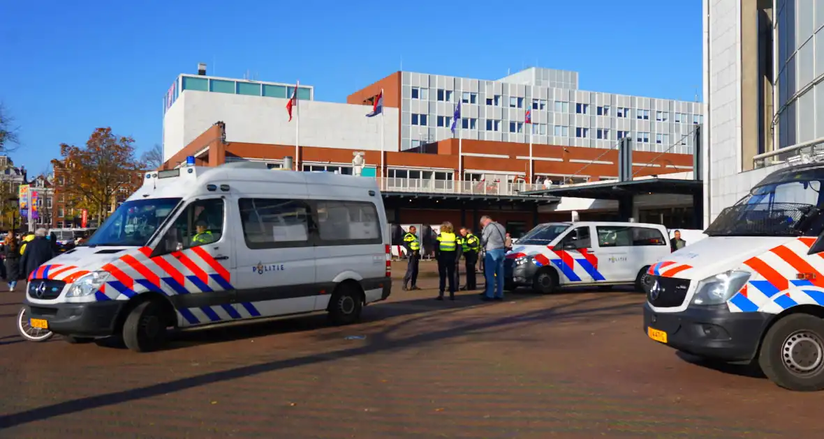 Tien activisten aangehouden bij protest - Foto 2