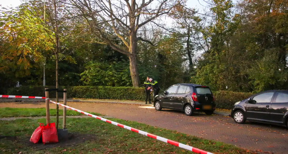 Bloedsporen in park aangetroffen, politie doet onderzoek - Foto 1