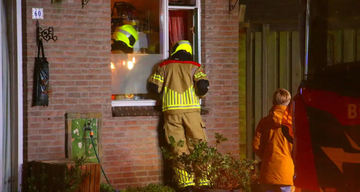 Brandweer controleert woning na mogelijke brand