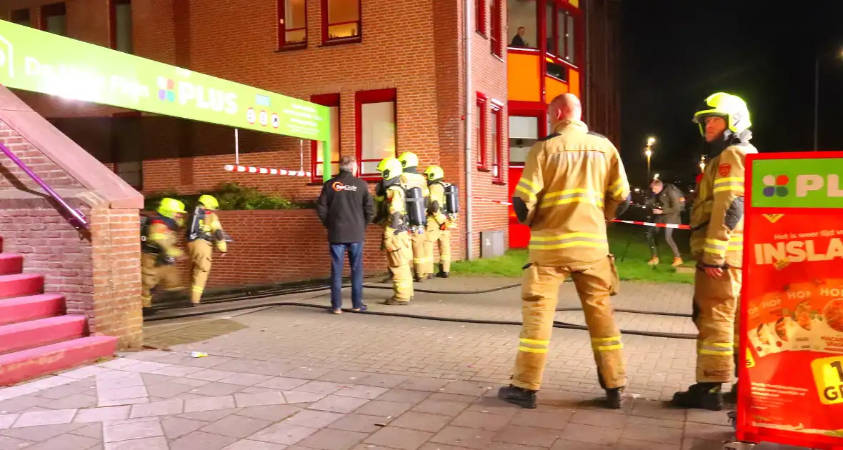 Brandweer groots ingezet voor brand in parkeergarage - Foto 2