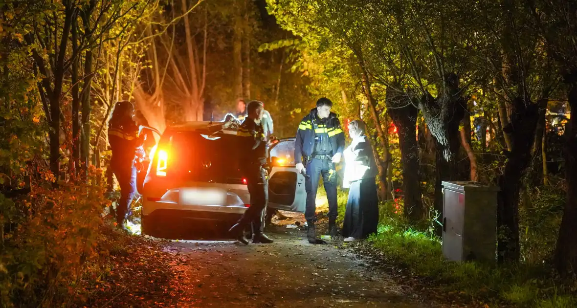 Meerdere gewonden nadat voertuig op boom klapt - Foto 1