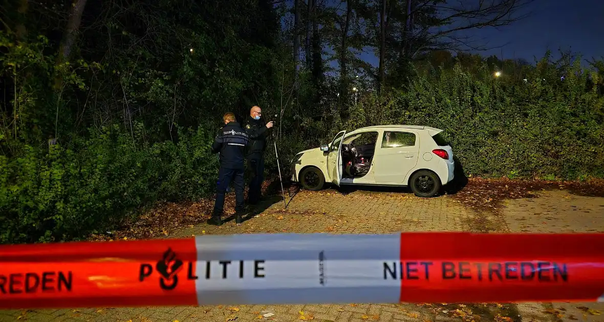 Onderzoek naar brandbare stof bij geparkeerde auto - Foto 10