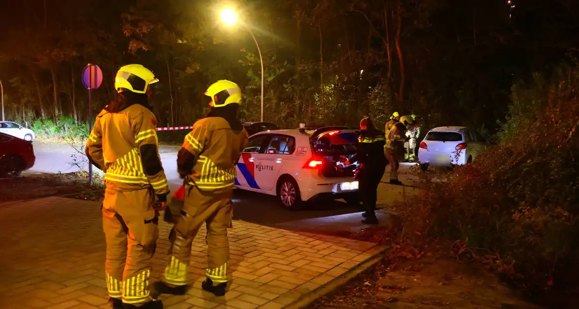 Onderzoek naar brandbare stof bij geparkeerde auto - Foto 7