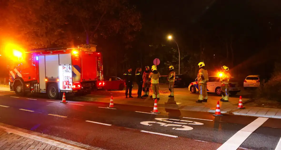 Onderzoek naar brandbare stof bij geparkeerde auto - Foto 8