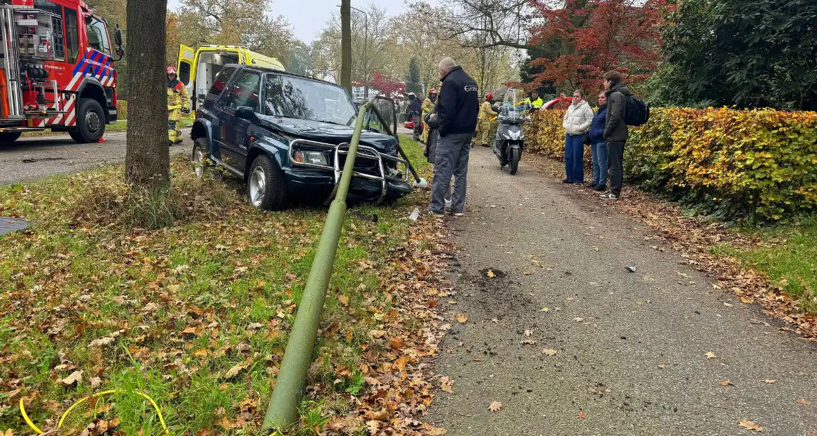 Ongeval met twee voertuigen eindigt in bosschages