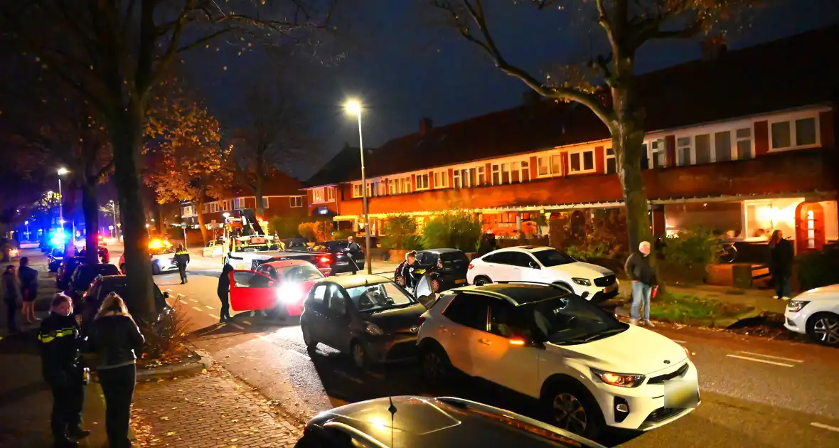 Kop-staart botsing met drie voertuigen zorgt voor verkeershinder - Foto 4