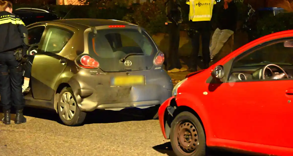 Kop-staart botsing met drie voertuigen zorgt voor verkeershinder - Foto 7