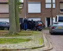 Politie treed woning binnen en houdt 3 personen aan