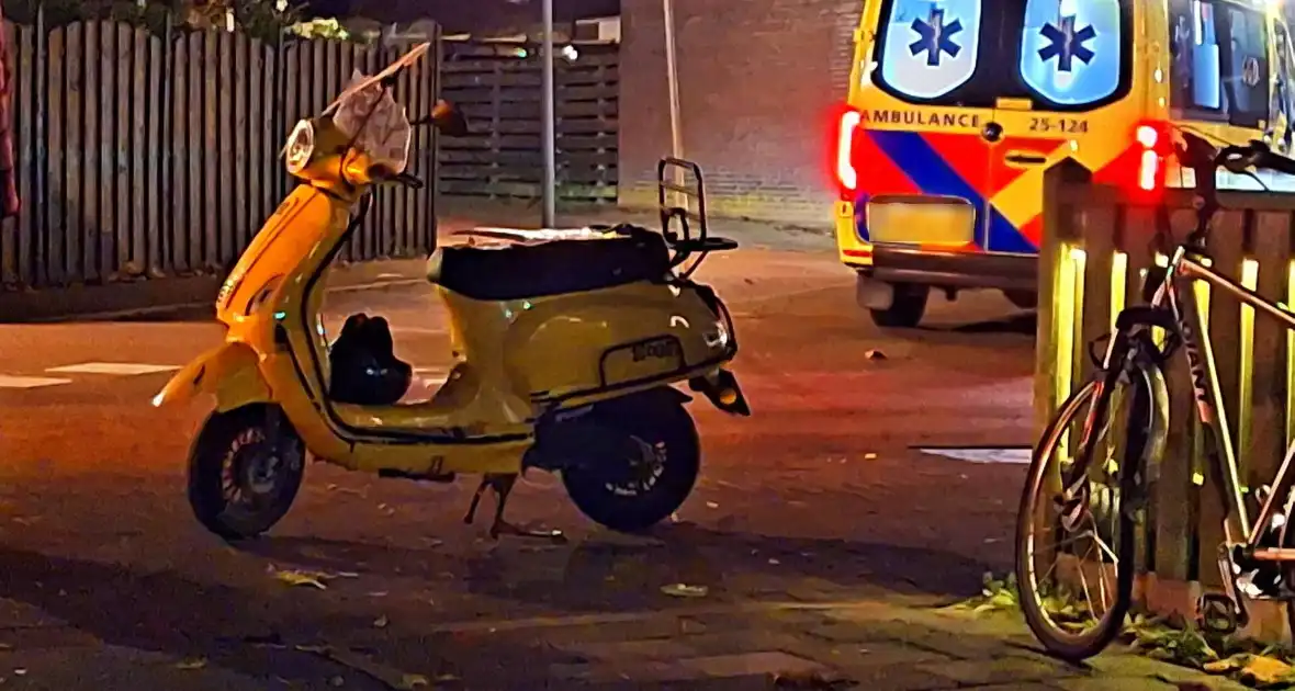 Fietser en scooterrijder komen in botsing - Foto 1