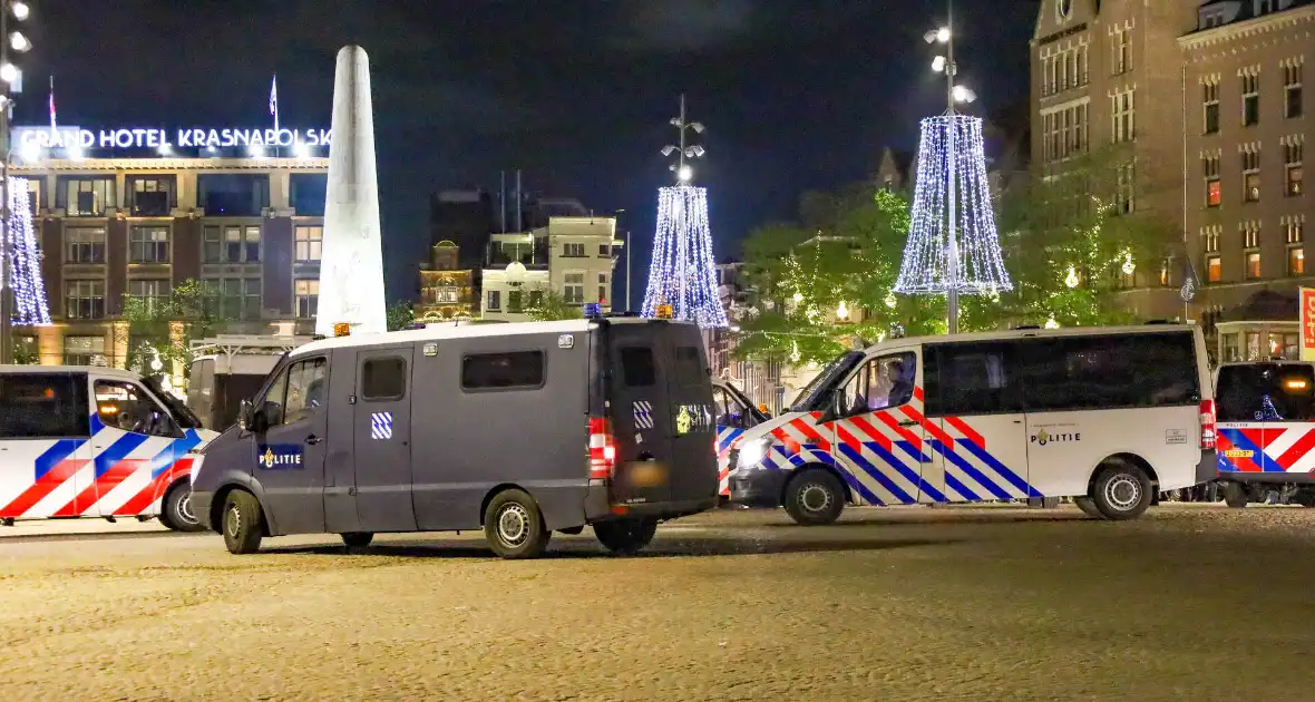 Opnieuw demonstratie, politie grootschalig aanwezig - Foto 2