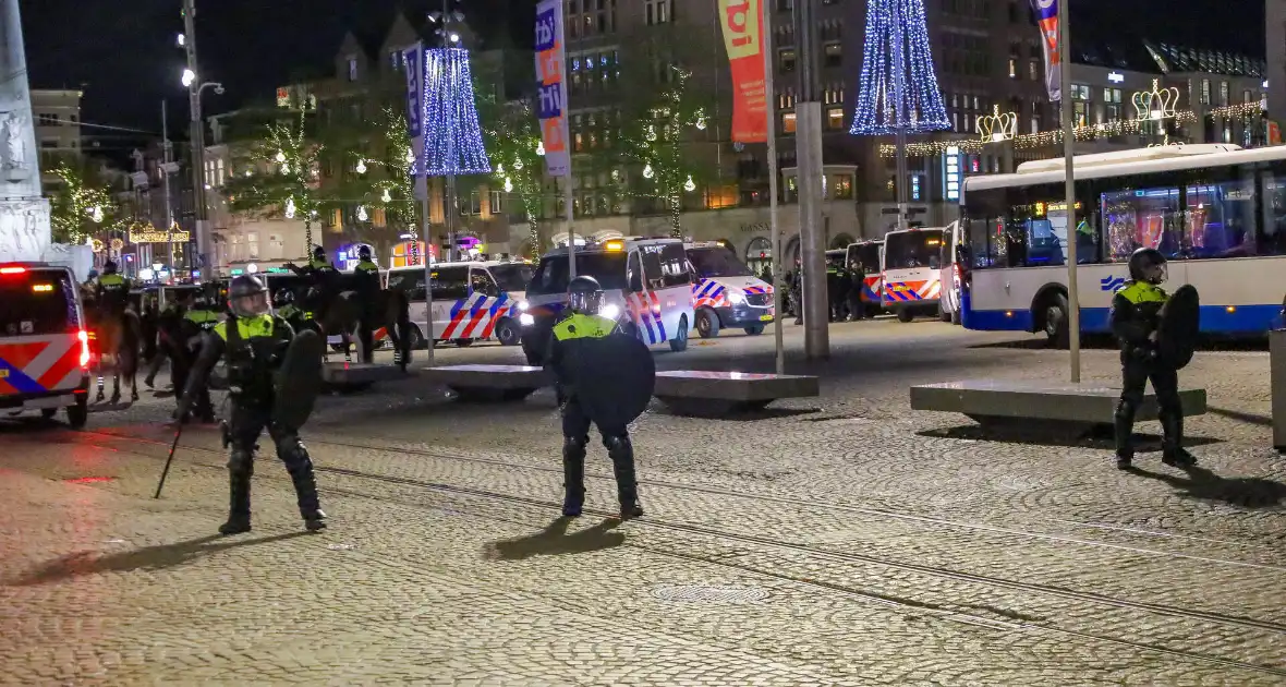 Opnieuw demonstratie, politie grootschalig aanwezig - Foto 4