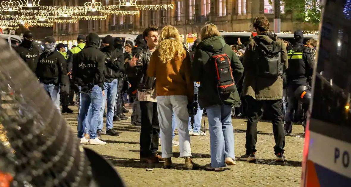 Opnieuw demonstratie, politie grootschalig aanwezig - Foto 5