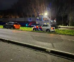 Schip vaart tegen brug aan