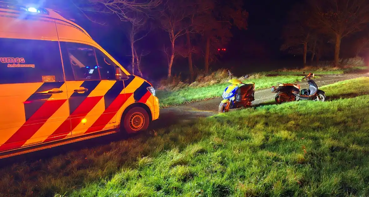 Modderige weg leidt tot ongeval voor scooterrijder - Foto 4