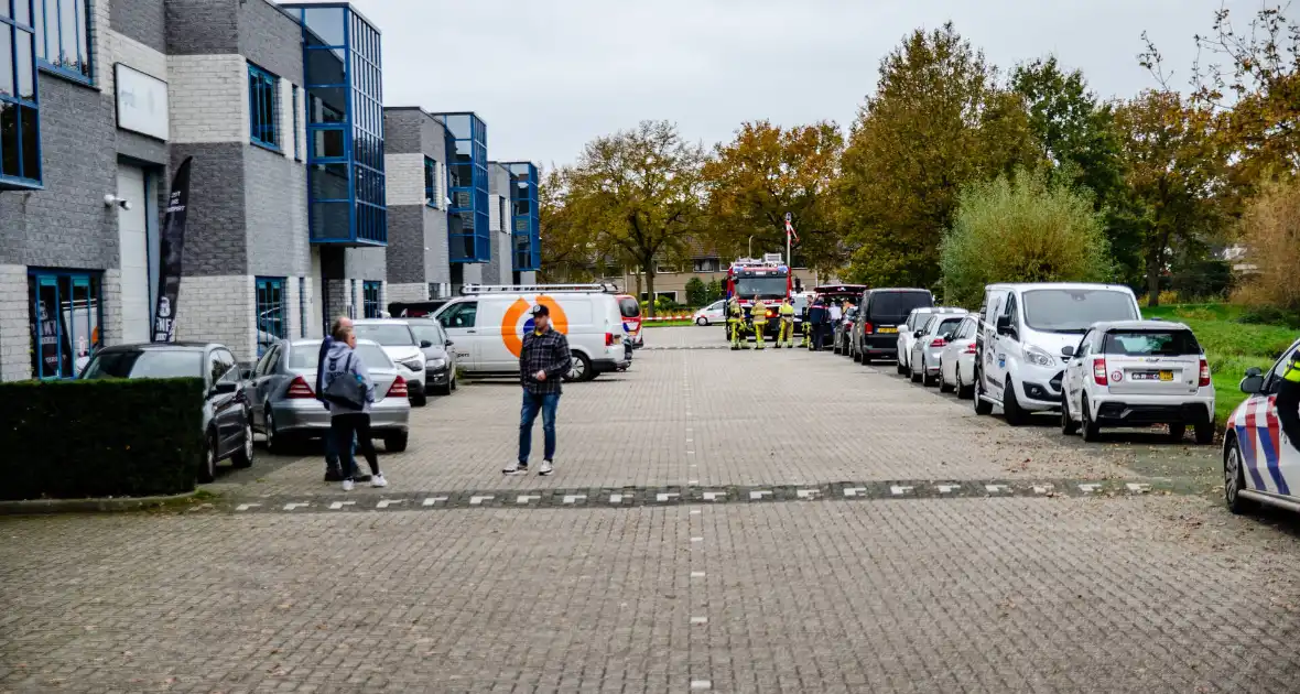 Brandweer assisteert bij incident met gevaarlijke stoffen - Foto 1