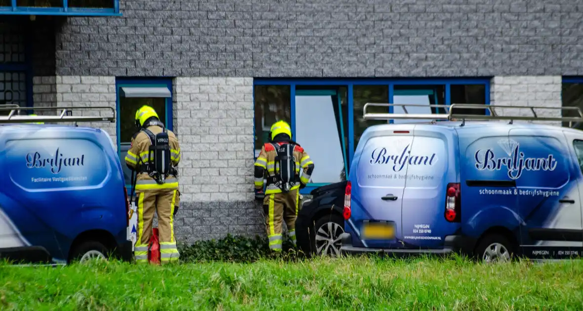 Brandweer assisteert bij incident met gevaarlijke stoffen - Foto 4